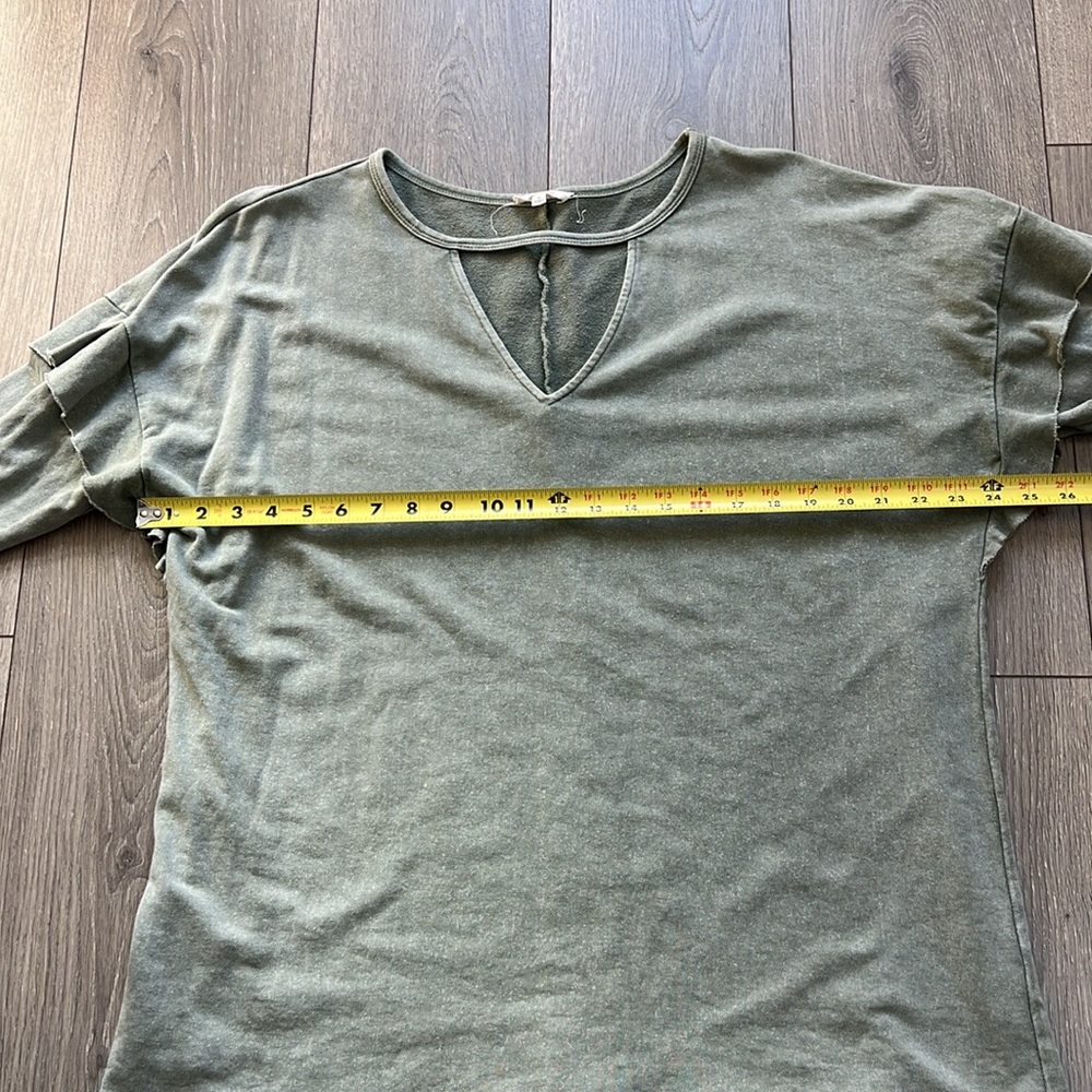 Easel, Sz M, oversized, lagenlook, loose, flowy, sage green, flounce top - Picture 7 of 10
